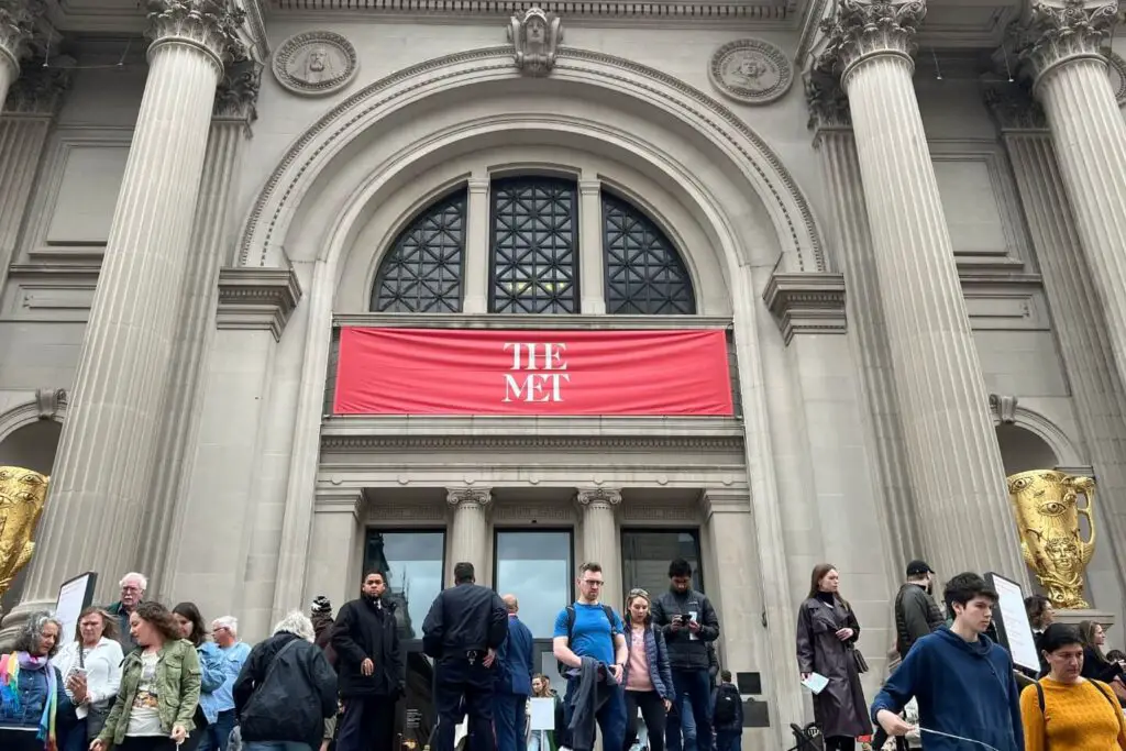 exterior of the met